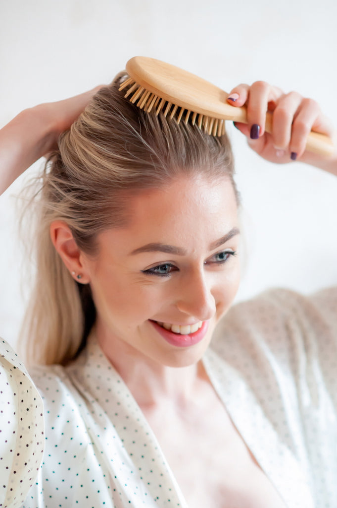 Unlocking the Secret to Healthy Hair: The Benefits of Bamboo Hairbrushes